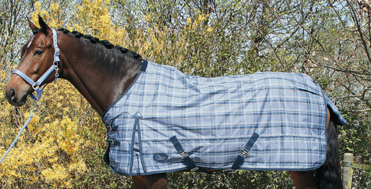 Paardendekens wassen en repareren